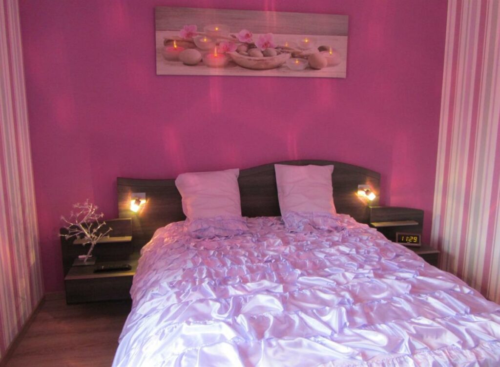 CHAMBRE D’HOTES LES GLYCINES