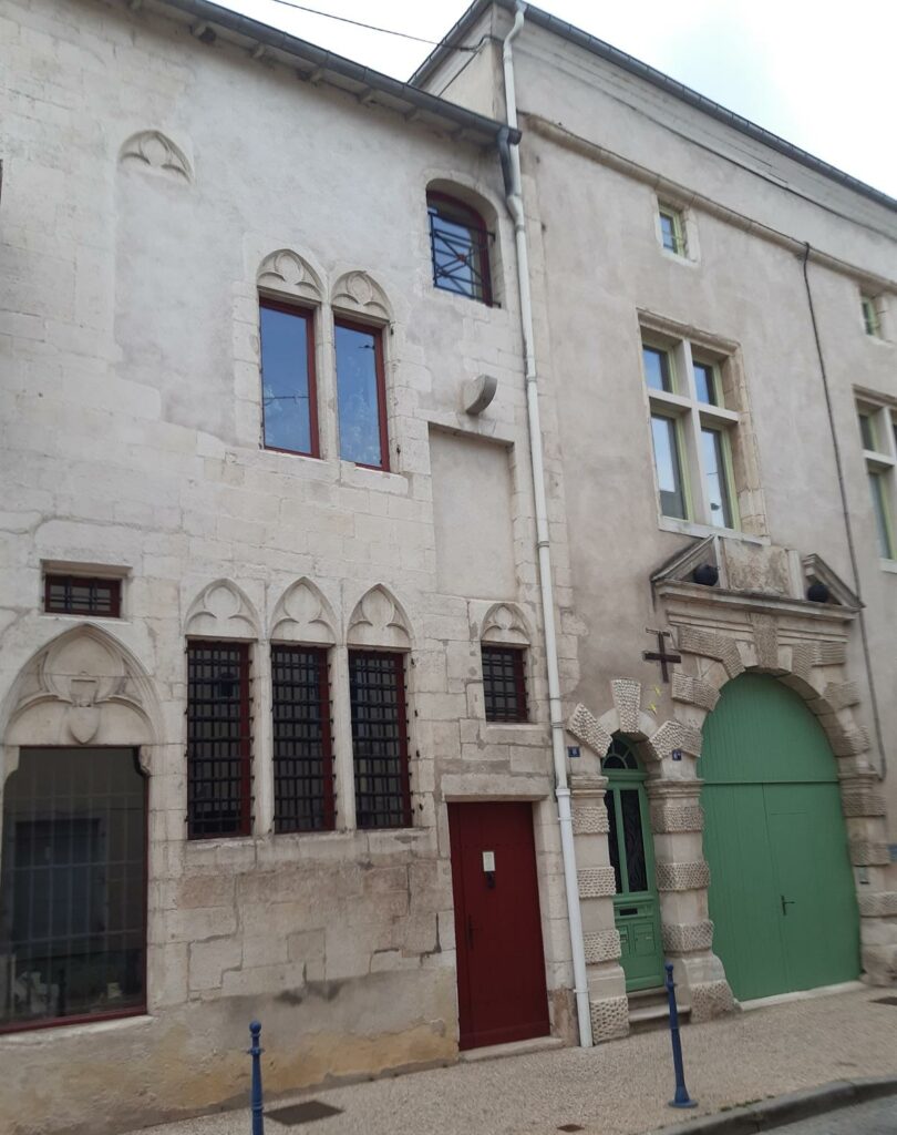 EHEMALIGES KRANKENHAUS DES SAINT ESPRIT UND EHEMALIGES HOTEL DE PIMODAN