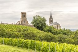 Bruley : vignoble et ensemble religieux